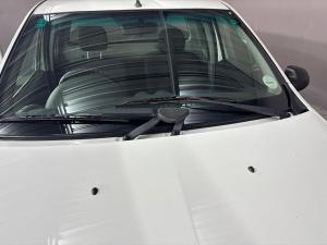 Nissan NP200 1.6i safety pack (aircon) - Image 10