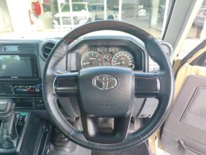 Toyota Land Cruiser 79 2.8GD-6 double cab auto - Image 8
