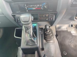 Toyota Land Cruiser 79 2.8GD-6 double cab auto - Image 13