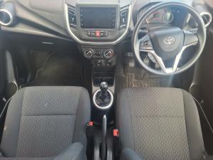 Toyota Vitz 1.0 XR manual - Image 6