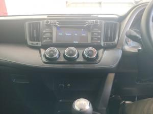 Toyota RAV4 2.0 GX - Image 15