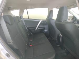 Toyota RAV4 2.0 GX - Image 18