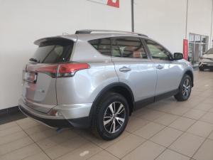 Toyota RAV4 2.0 GX - Image 2