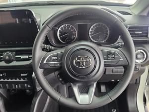 Toyota Urban Cruiser 1.5 XR manual - Image 8