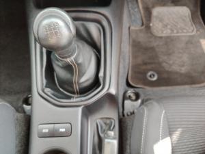 Toyota Hilux 2.4GD-6 Xtra cab Raider manual - Image 12