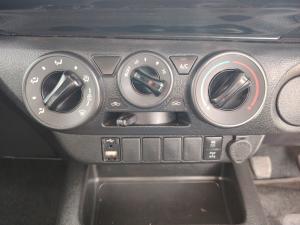 Toyota Hilux 2.4GD-6 Xtra cab Raider manual - Image 15