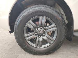 Toyota Hilux 2.4GD-6 Xtra cab Raider manual - Image 17