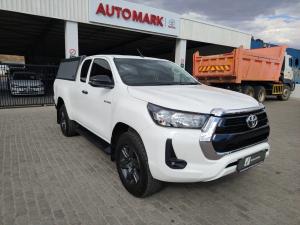 Toyota Hilux 2.4GD-6 Xtra cab Raider manual - Image 1