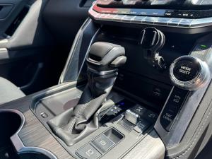 Toyota Land Cruiser 300 3.3D GR-Sport - Image 12