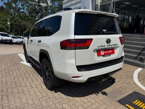 Toyota Land Cruiser 300 3.3D GR-Sport - Image 21