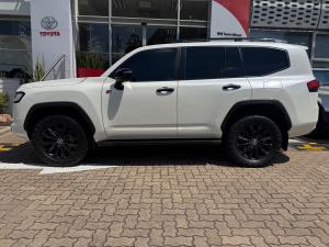 Toyota Land Cruiser 300 3.3D GR-Sport - Image 22