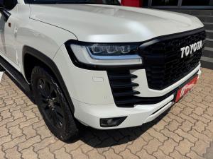 Toyota Land Cruiser 300 3.3D GR-Sport - Image 23