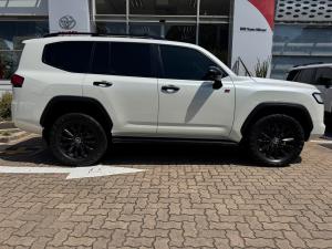 Toyota Land Cruiser 300 3.3D GR-Sport - Image 3