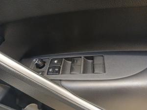 Toyota Corolla Cross 1.8 XR - Image 22