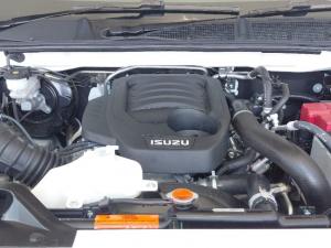 Isuzu MU-X 1.9D LS automatic - Image 19