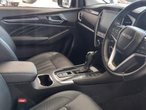 Isuzu MU-X 1.9D LS automatic - Image 9