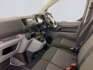 Opel Vivaro Cargo 2.0TD P/V - Image 11