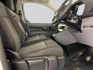 Opel Vivaro Cargo 2.0TD P/V - Image 12