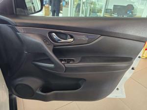 Nissan X Trail 2.5 Acenta 4X4 CVT - Image 15