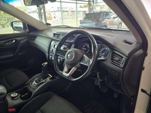 Nissan X Trail 2.5 Acenta 4X4 CVT - Image 8