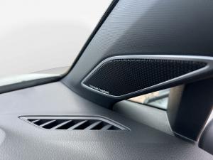 Volkswagen Golf R - Image 22