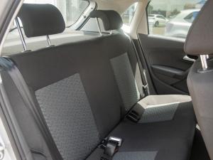 Volkswagen Polo Vivo hatch 1.4 Life - Image 8