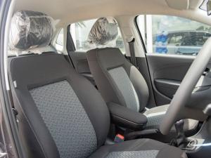 Volkswagen Polo Vivo hatch 1.4 Life - Image 7