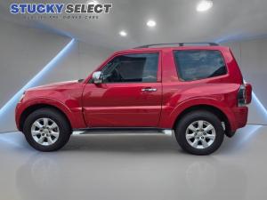 Mitsubishi Pajero 5-door 3.2DI-D GLS - Image 2