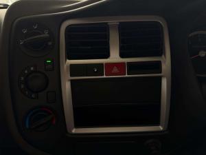 Hyundai H100 2.6DD/S - Image 17
