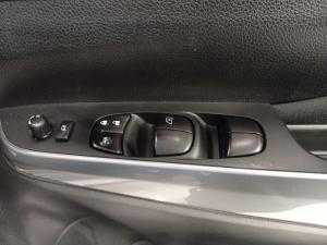 Nissan Navara 2.5DDTi double cab LE 4x4 - Image 23