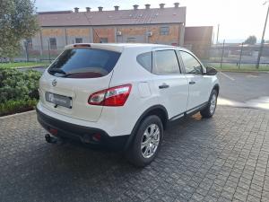 Nissan Qashqai 1.6 Visia - Image 2