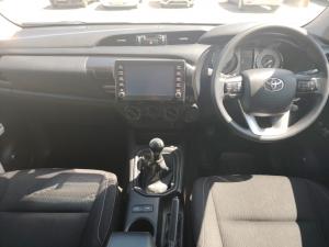 Toyota Hilux 2.4GD-6 double cab Raider manual - Image 6