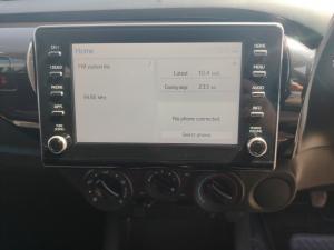 Toyota Hilux 2.4GD-6 double cab Raider manual - Image 13