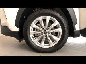 Toyota Corolla Cross 1.8 Xi - Image 18