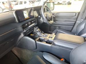 Toyota Land Cruiser Prado 2.8GD VX-R - Image 7
