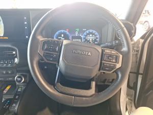 Toyota Land Cruiser Prado 2.8GD VX-R - Image 8