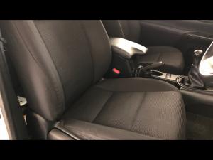 Toyota Hilux 2.4GD-6 single cab Raider manual - Image 12