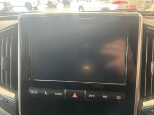 Toyota Land Cruiser 200 4.5D-4D V8 VX-R - Image 13