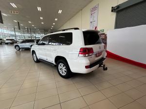 Toyota Land Cruiser 200 4.5D-4D V8 VX-R - Image 20