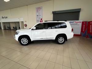 Toyota Land Cruiser 200 4.5D-4D V8 VX-R - Image 21