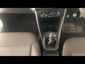 Volkswagen Polo Vivo hatch 1.4 Comfortline - Image 15