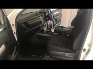 Toyota Hilux 2.4GD-6 single cab Raider manual - Image 7