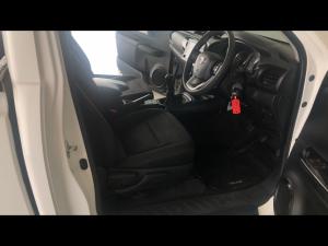 Toyota Hilux 2.4GD-6 single cab Raider manual - Image 10