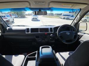 Toyota Hiace 2.5D-4D bus 14-seater GL - Image 6