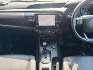 Toyota Hilux 2.8GD-6 48V double cab 4x4 Legend RS - Image 13