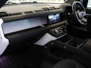 Land Rover Defender 110 P400 SE - Image 16