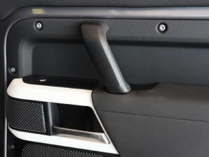 Land Rover Defender 110 P400 SE - Image 18
