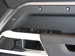 Land Rover Defender 110 P400 SE - Image 20