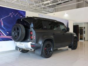Land Rover Defender 110 P400 SE - Image 6