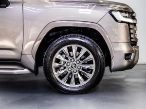 Toyota Land Cruiser 300 3.3D ZX - Image 4
